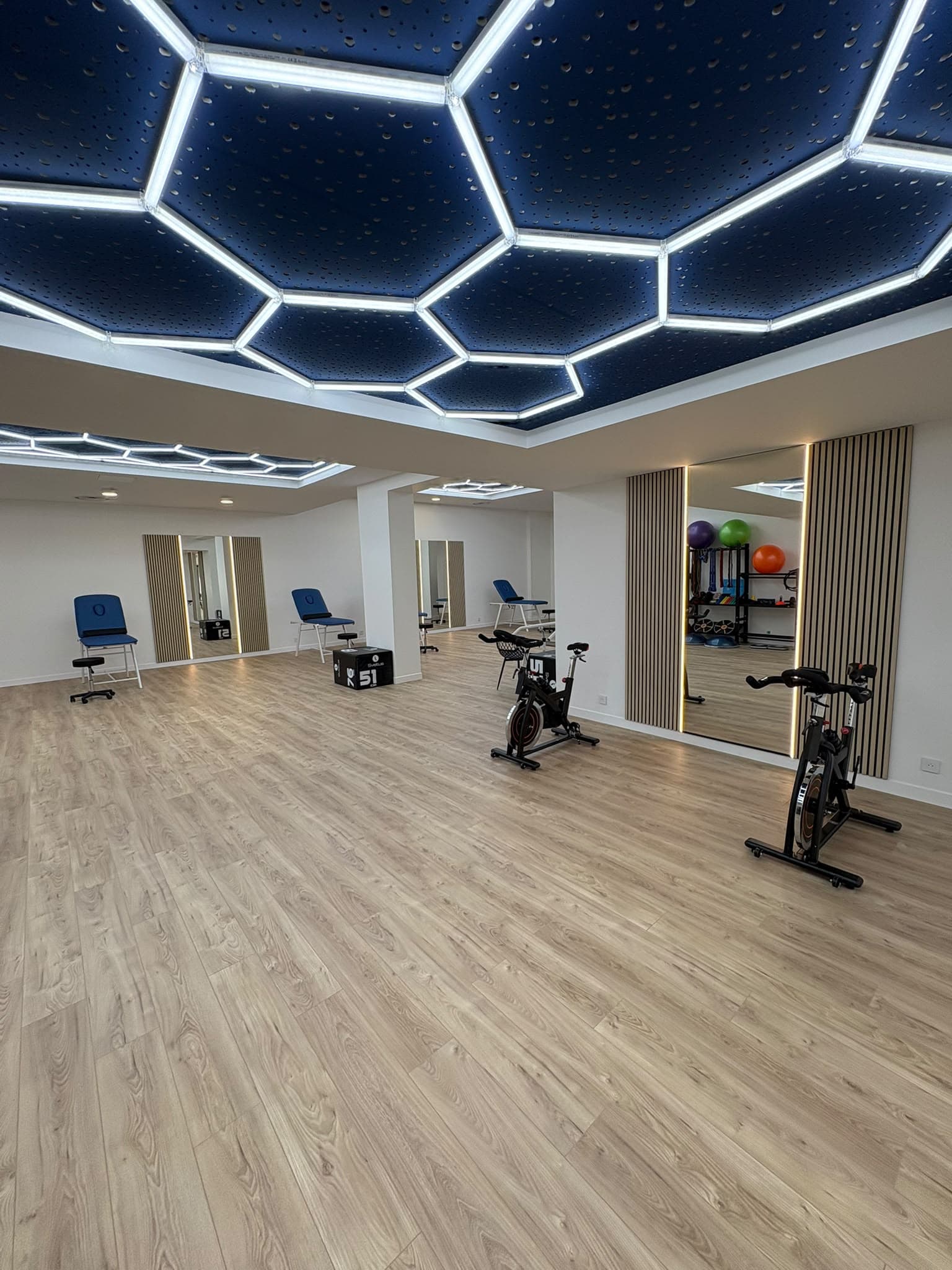 Espace de marche et miroirs du plateau technique